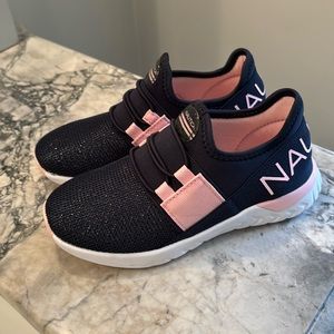 NWOT nautica girls size 13 sneakers